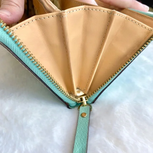 Kate Spade Light Blue Large Zip Around Continental Wallet with Original Tags - Picture 10 of 16